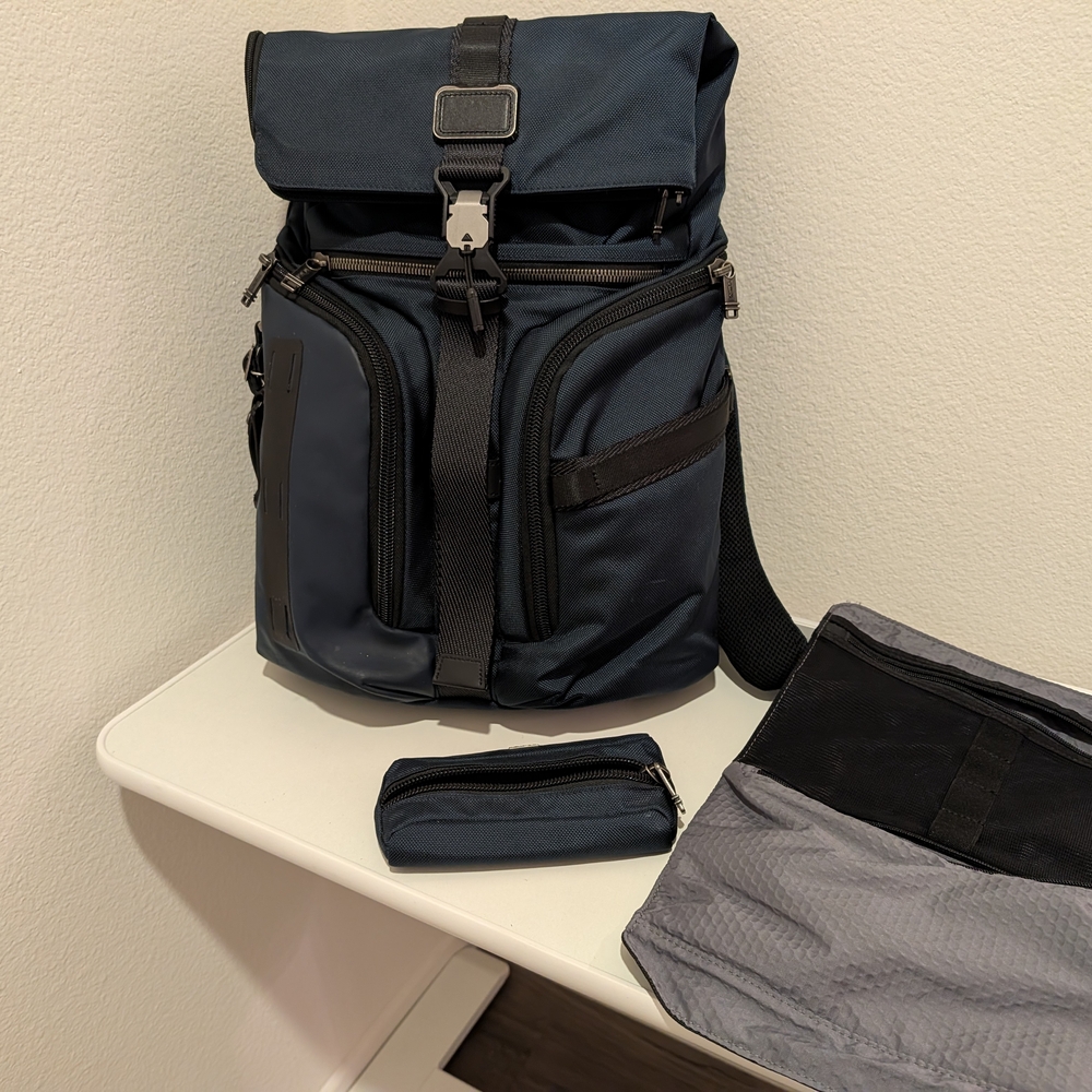 Tumi Alpha bravo